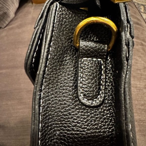 Black and Gold Lion Head Women Bag - Picture 7 of 7